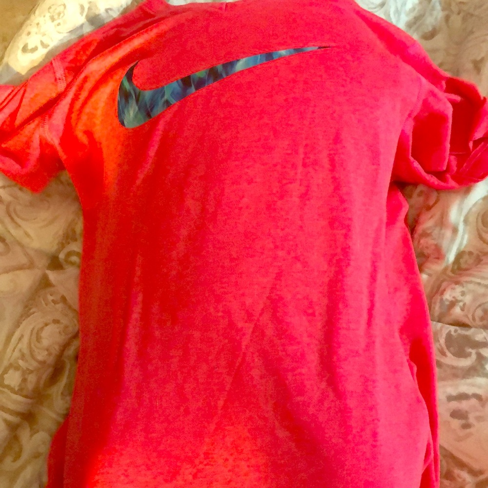 DRI-FIT NIKE TEE
